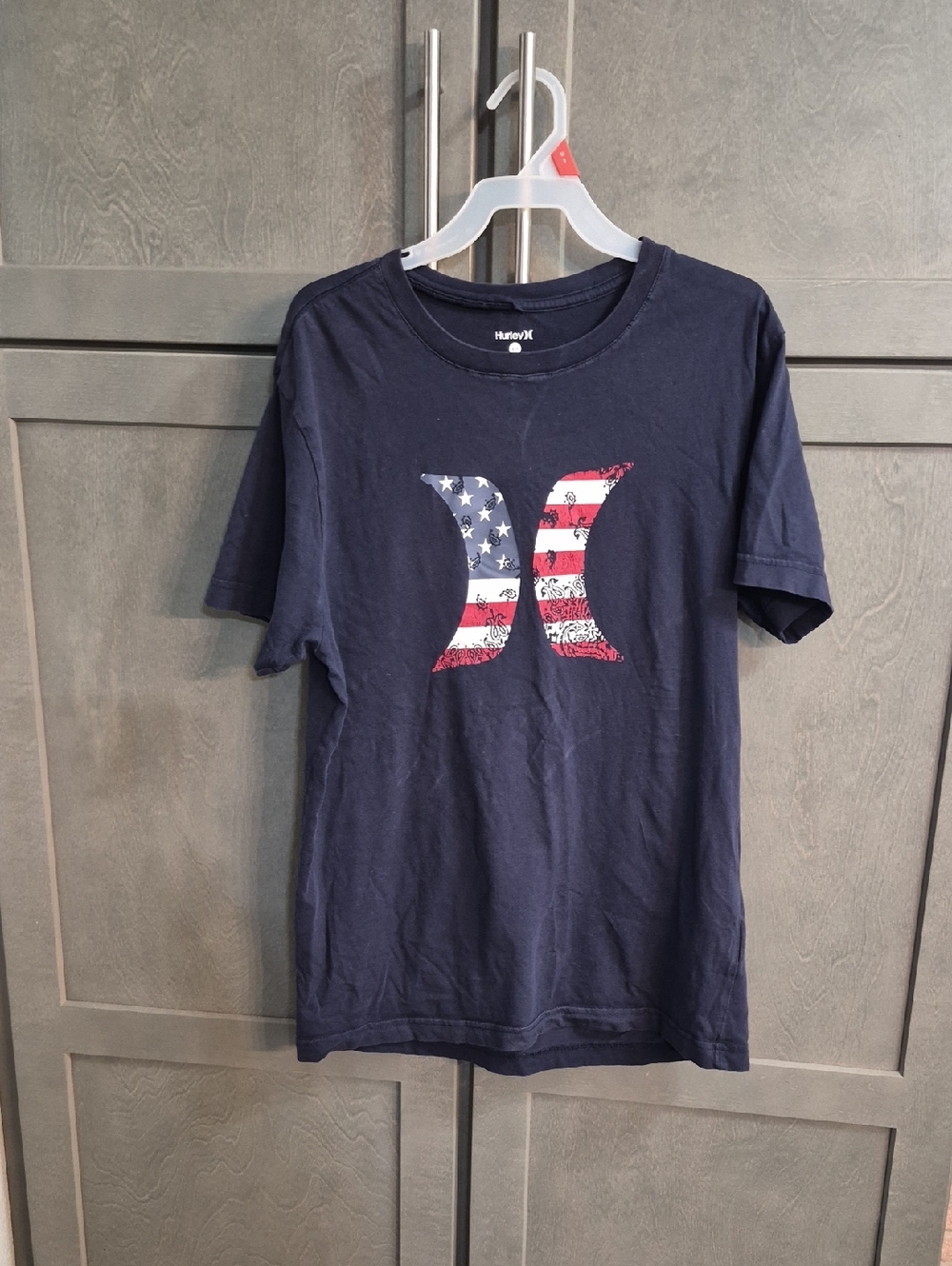 Hurley Navy T-Shirt with American Flag Color Graphic 4th Of July